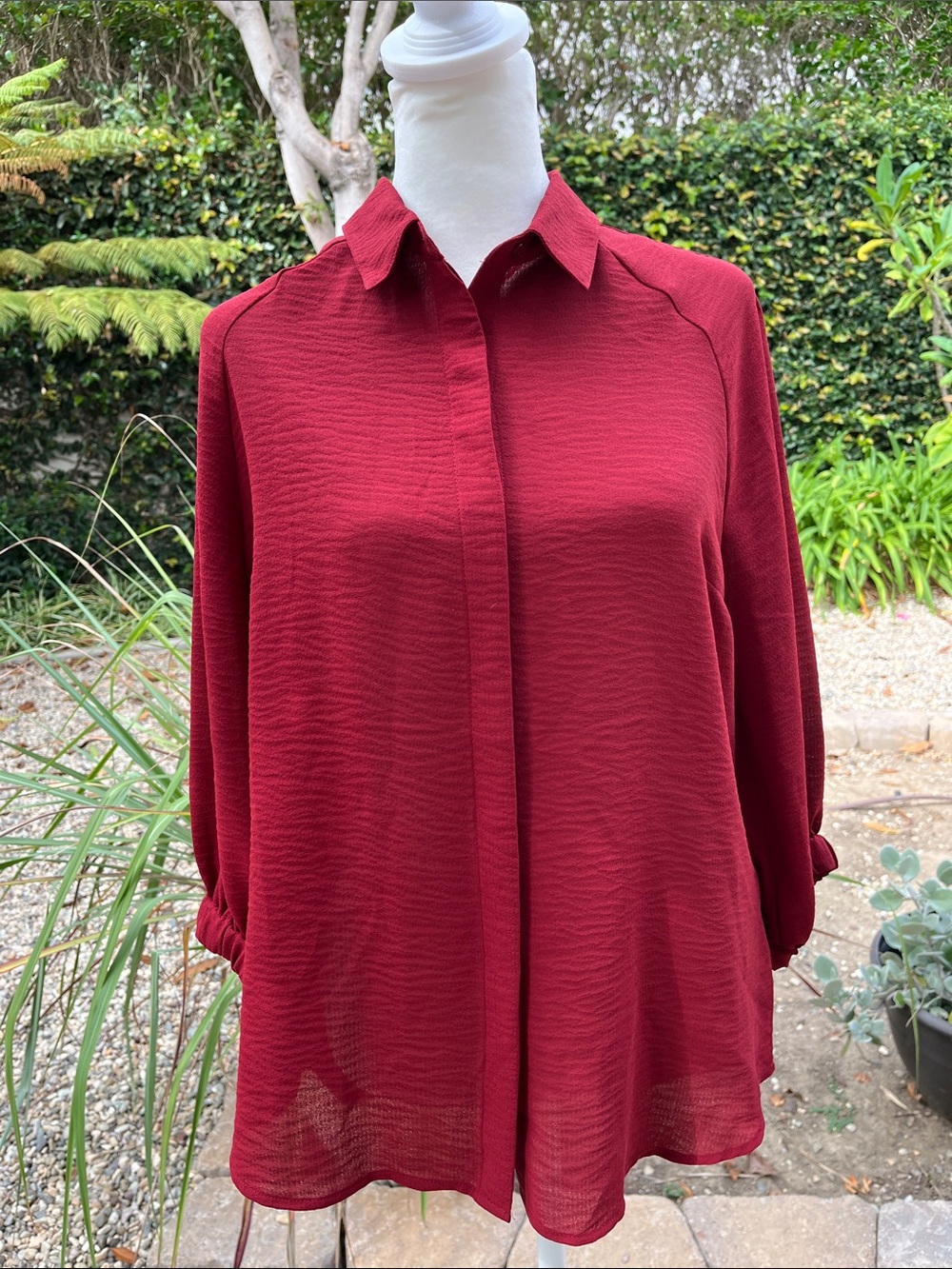 NWT Express Red Women's Shoet Sleeved Flowy Blouse Size M
